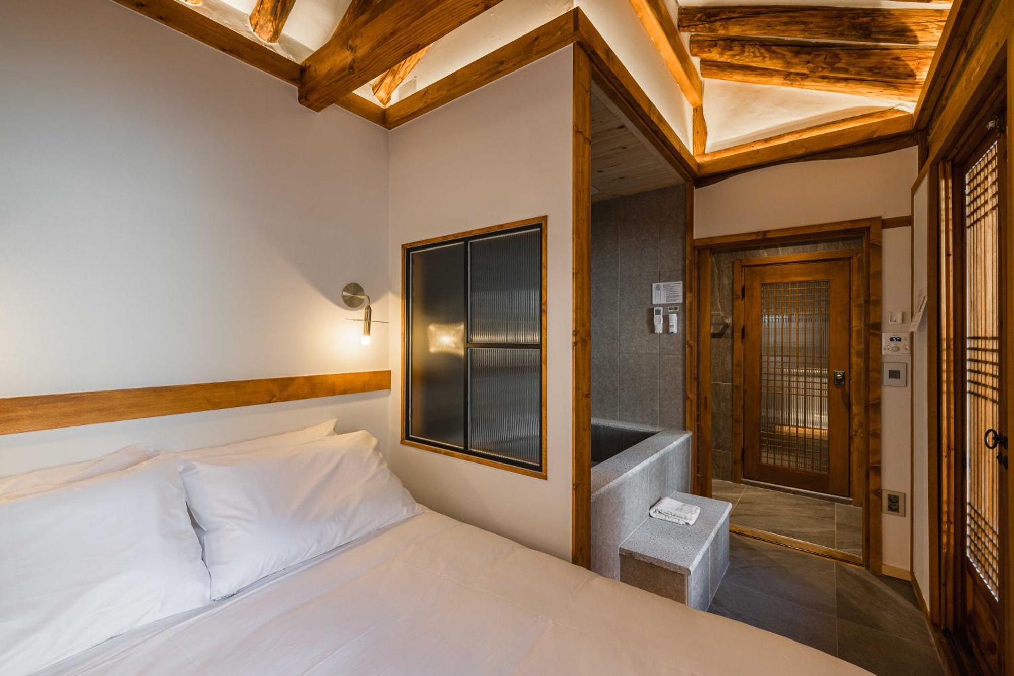 Warm Nest Retreat Villa *